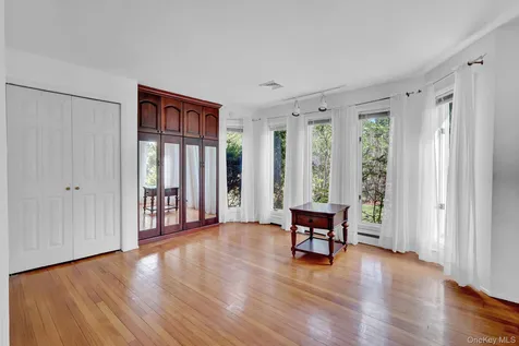6 Last Lane Hampton Bays NY 11946