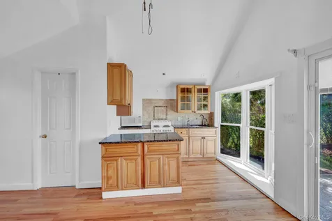 6 Last Lane Hampton Bays NY 11946