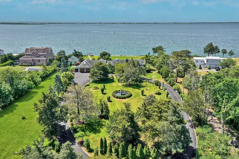 6 Last Lane Hampton Bays NY 11946