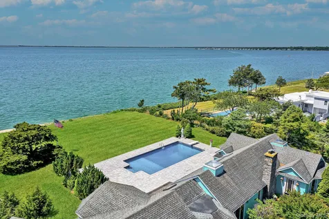 6 Last Lane Hampton Bays NY 11946