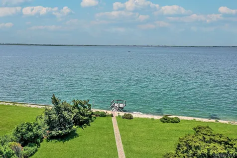6 Last Lane Hampton Bays NY 11946