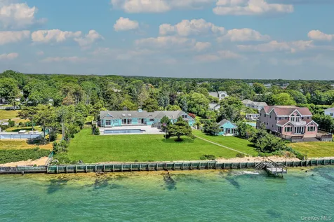 6 Last Lane Hampton Bays NY 11946