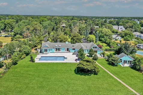 6 Last Lane Hampton Bays NY 11946