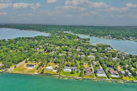 6 Last Lane Hampton Bays NY 11946