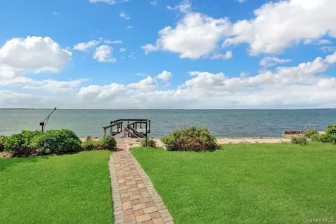 6 Last Lane Hampton Bays NY 11946