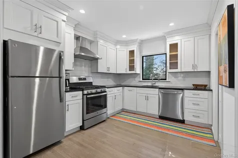 2 Prospect Avenue Sea Cliff NY 11579