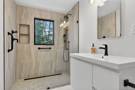 2 Prospect Avenue Sea Cliff NY 11579
