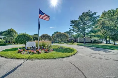 17 Hastings Court Jefferson Valley NY 10598