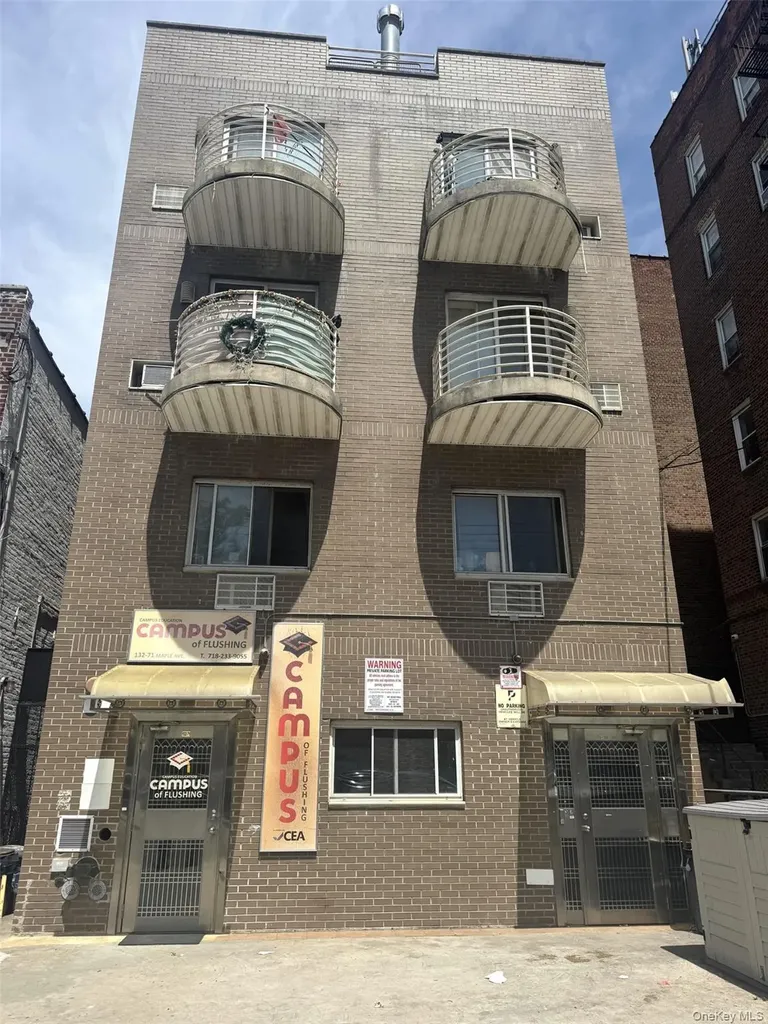 13273 Maple Avenue Flushing NY 11355