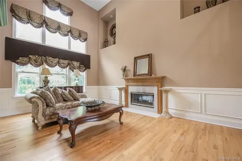 47 Pembroke Drive Glen Cove NY 11542