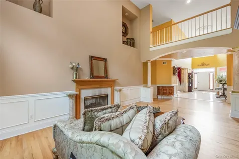 47 Pembroke Drive Glen Cove NY 11542