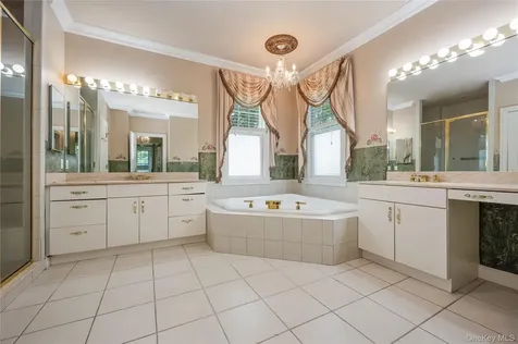 47 Pembroke Drive Glen Cove NY 11542