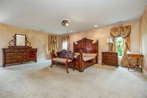 47 Pembroke Drive Glen Cove NY 11542
