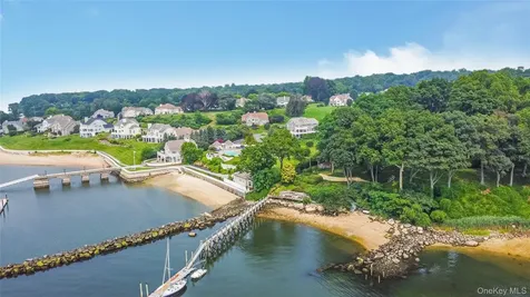 47 Pembroke Drive Glen Cove NY 11542