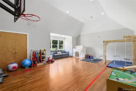 4 Fawn Lane Armonk NY 10504