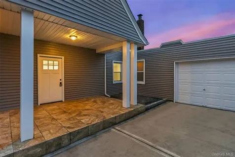 3322 Parkway Drive Baldwin NY 11510