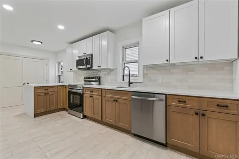 3322 Parkway Drive Baldwin NY 11510