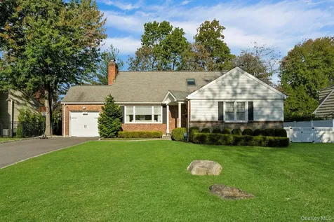 144 Thornbury Road E Scarsdale NY 10583