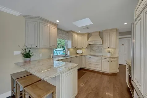 144 Thornbury Road E Scarsdale NY 10583