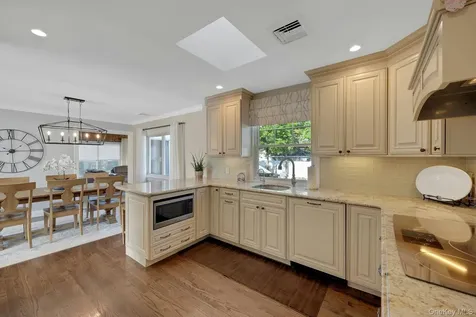 144 Thornbury Road E Scarsdale NY 10583