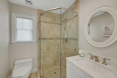 144 Thornbury Road E Scarsdale NY 10583