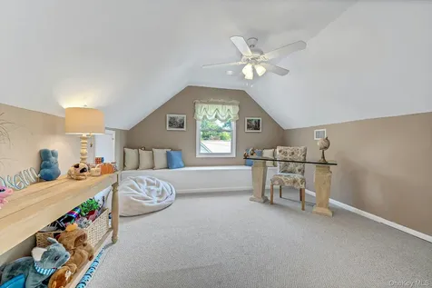 144 Thornbury Road E Scarsdale NY 10583