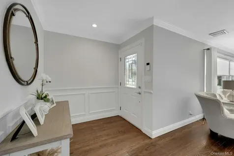 144 Thornbury Road E Scarsdale NY 10583