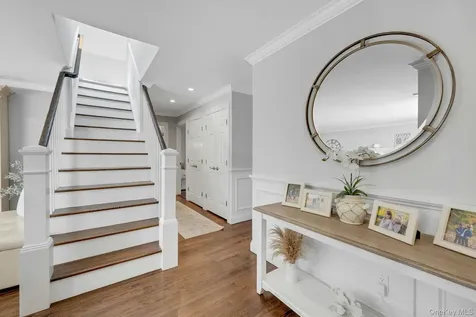 144 Thornbury Road E Scarsdale NY 10583