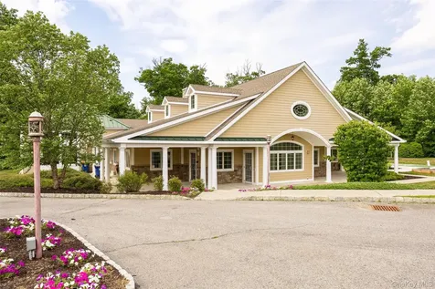 320 Hudson View Terrace Hyde Park NY 12538