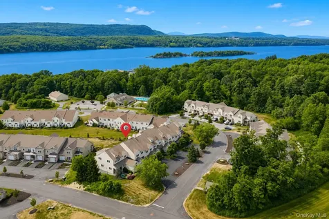320 Hudson View Terrace Hyde Park NY 12538