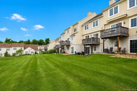 320 Hudson View Terrace Hyde Park NY 12538