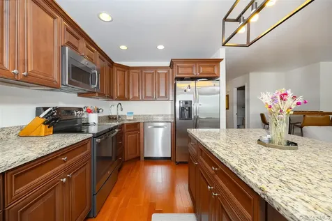 320 Hudson View Terrace Hyde Park NY 12538