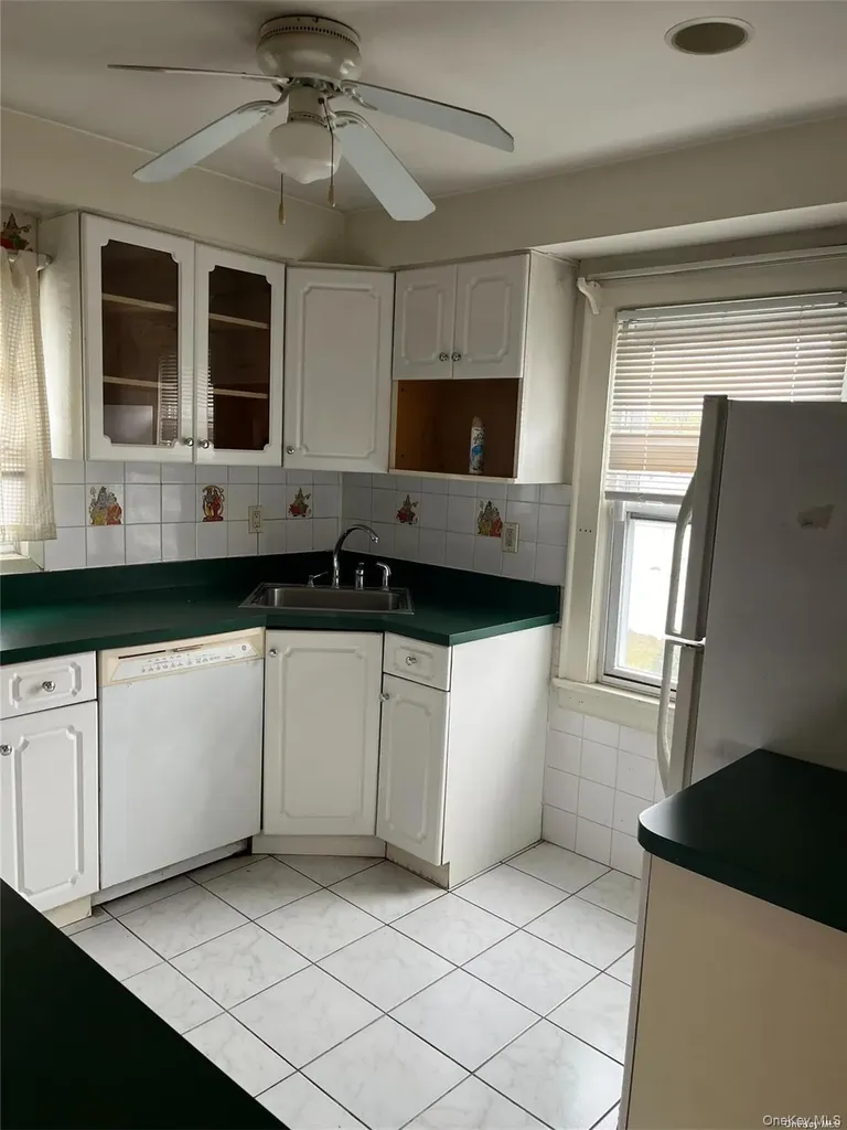 203 Rockaway Parkway Valley Stream NY 11580