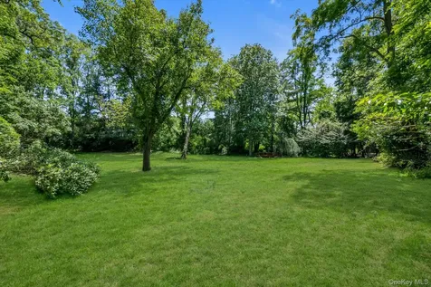 244 Store Hill Road Old Westbury NY 11568