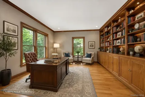 244 Store Hill Road Old Westbury NY 11568