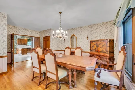244 Store Hill Road Old Westbury NY 11568