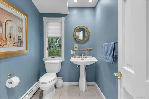 21 Martha Court Centerport NY 11721