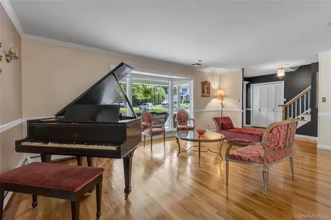 21 Martha Court Centerport NY 11721