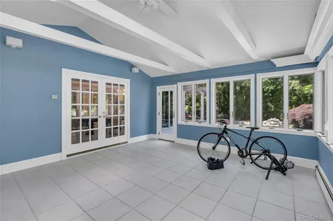 21 Martha Court Centerport NY 11721