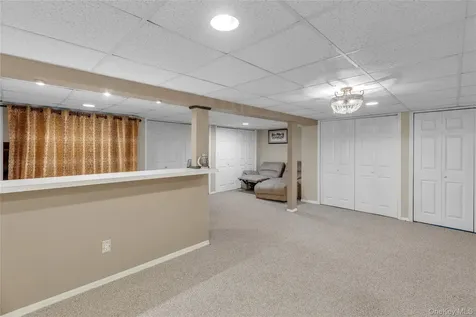 21 Martha Court Centerport NY 11721