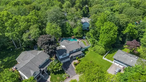 21 Martha Court Centerport NY 11721