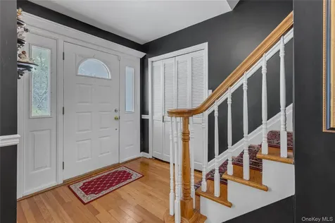 21 Martha Court Centerport NY 11721