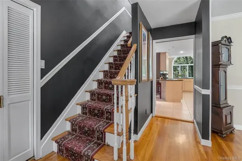 21 Martha Court Centerport NY 11721