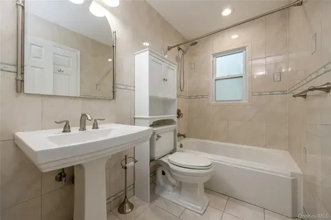 11 Guterl Terrace Pearl River NY 10965