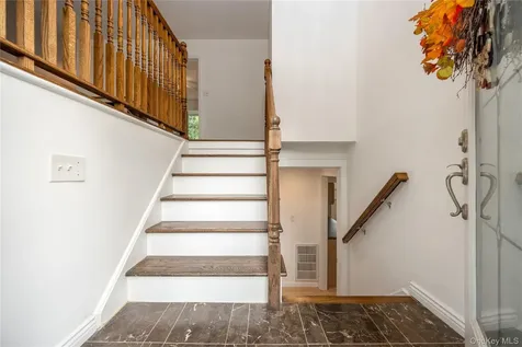 11 Guterl Terrace Pearl River NY 10965
