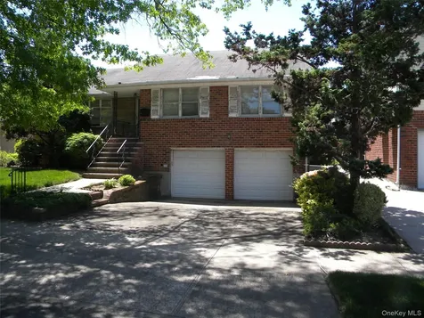2810 210th Place Bayside NY 11360