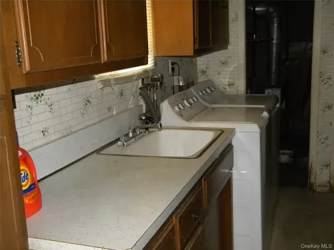 2810 210th Place Bayside NY 11360
