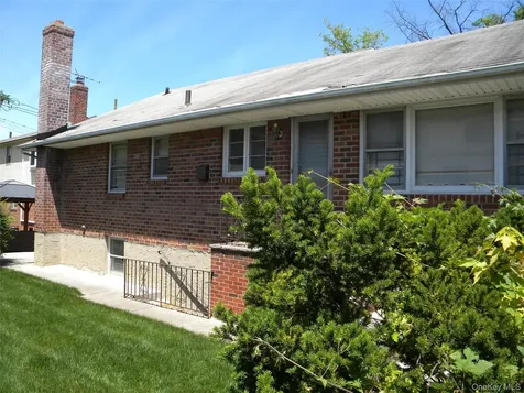 2810 210th Place Bayside NY 11360