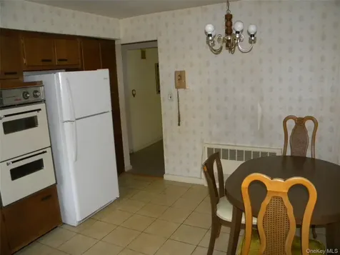 2810 210th Place Bayside NY 11360