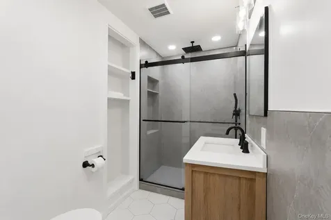 2 Bell Place Rye Brook NY 10573